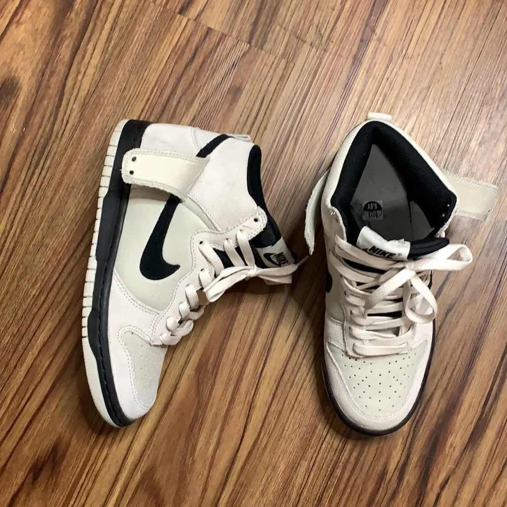 Nike Dunk SB High “Light Bone” Boys (5.5Y)